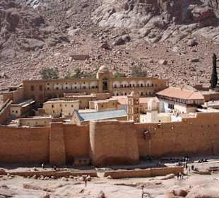 Das Kloster wenn man auf den Berg steigt