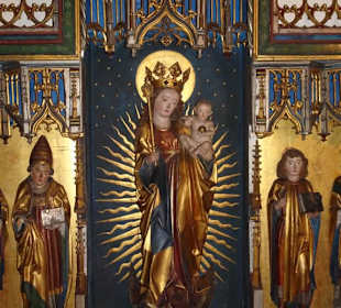 Altäre im Kapitelsaal des heutigen Stadtmuseums