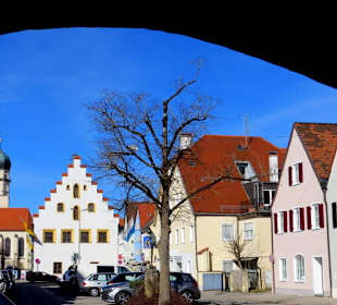 Lindenstrasse mit Ballenhaus und Kirche 