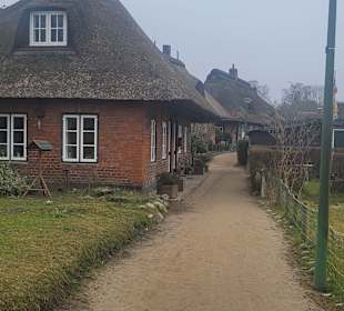 Spazierweg durch die Häuser