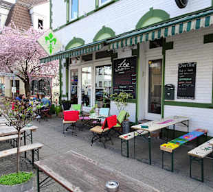 Freisitze vor der Lilie