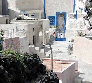 Thirasia. W wiosce na szczycie góry.