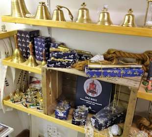 Im Museumsshop der Amrumbank