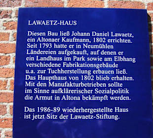 Hinweistafel auf das Lawaetz Haus Neumühlen