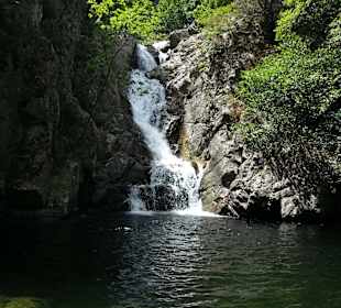 Wunderschöner Wasserfall 