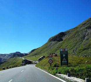 Info-Schilder überall gegeben