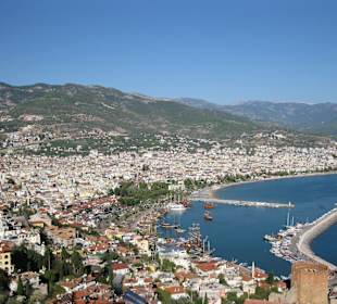 Blick von der Burg auf die Stadt Alanya