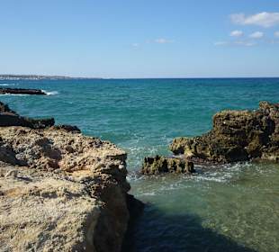 Süße Bucht in der Nähe vom Hotel