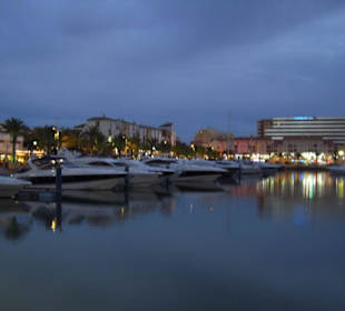 Villiamoura Hafen in Abenddämmernung