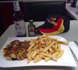 Curry Wurst Pommes