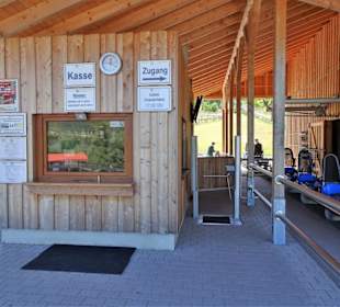 Im Bahnhofsbereich des Alpine Coasters