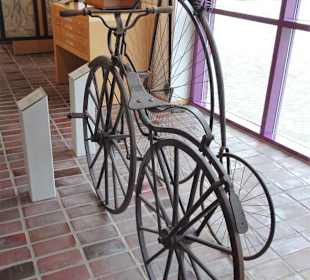 Alte Fahrräder im Historischen Museum