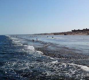 Strand mit Riffkante