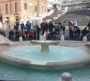 Brunnen vor der Spanischen Treppe