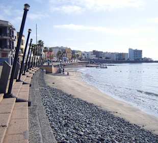 Strand (bei Ebbe) & Promenade von Arinaga !