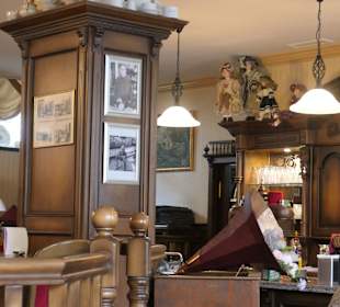 Zum Abendessen im  Rathaus-Café – Rathausstuben