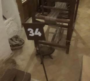 Erdgeschoss - Häute + Felle