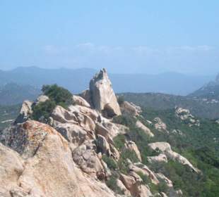 Le rocce sopra la baia