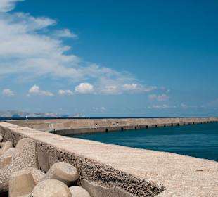 Falochron w porcie w Heraklionie