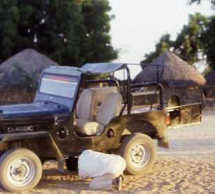 Die Jeep-Reparatur beim Bishnoi-Dorf