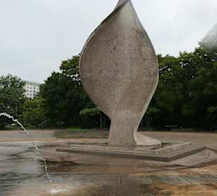 Das Monument der Völkerfreundschaft am Elbufer