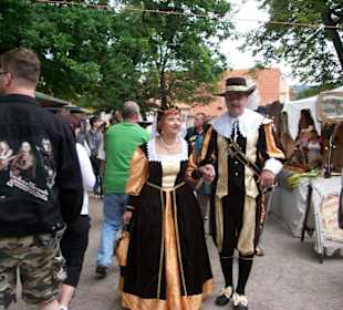 Schöne Kostüme