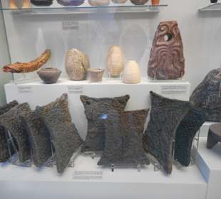 Bronze plate of money