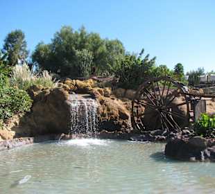 Wasserfall und Wasserrad