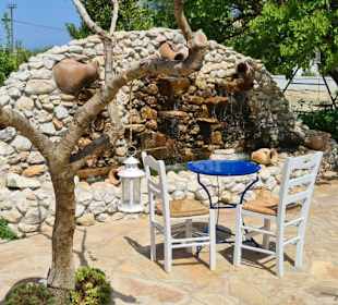 Liebevoll gestalteter Brunnen