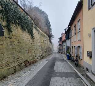 Unterhalb vom Dom Gasse