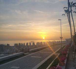 Strandpromenade Side