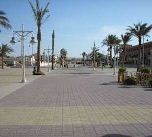 Granitgepflasterte Promenade