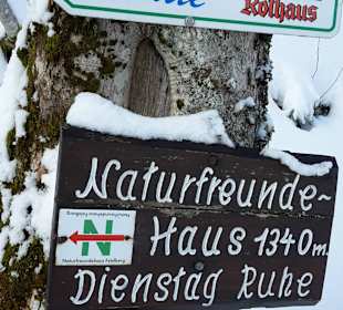 Hüttenhinweisschild am Rinkenwanderweg