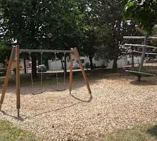 Gemeindehalle Spielplatz Kuppingen 