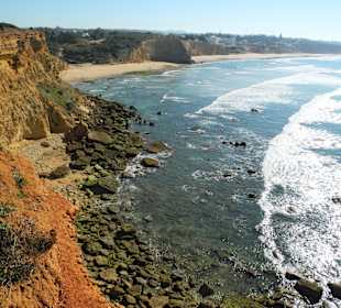 Klippen auf dem Weg zum Hafen von Conil