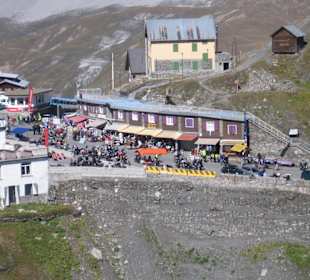 Die Passhöhe mit Gastronomie