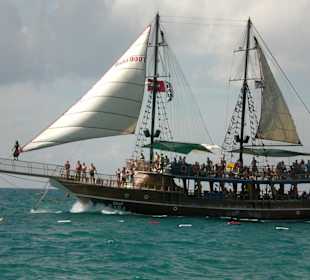 Ausflig mit Baba Boot, dem "Partyschiff"