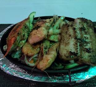 Waves Restaurant & Lounge Bar