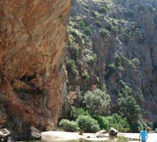 Gewaltige Felswände