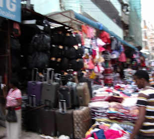 Seitenstrassen um den Kariakoo Market