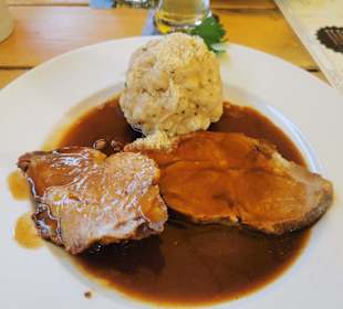 Schweinebraten mit Knödel
