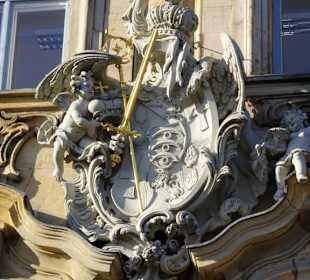 Ornamente an der Rathausfassade