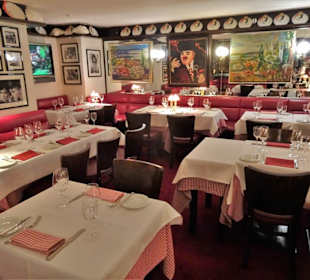 Das Bistro im ersten Stock des Katzen-Cafés