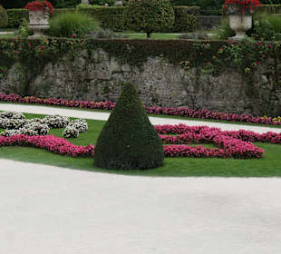 Spaziergang durch den Mirabellgarten