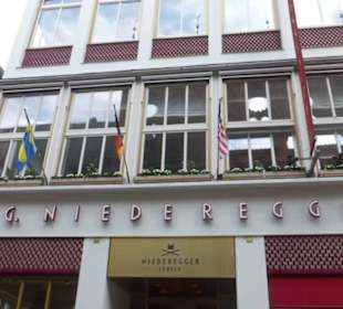 Das Café Niederegger gegenüber vom Rathaus