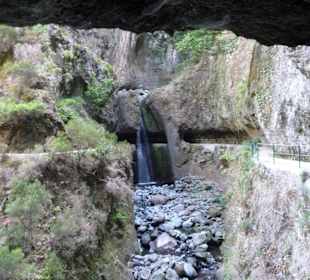 Wasserfall an der Levada Nova