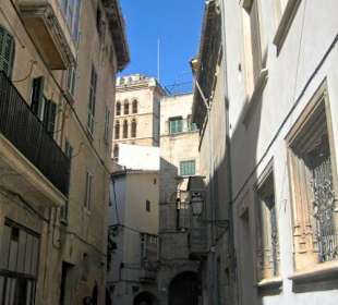 Durch 2000 Jahre alte schmale Gassen