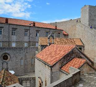 Blick auf die alte Schule