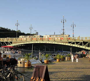 Мост через Влтаву