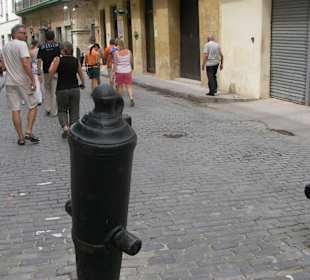 Havanna - Alte Kanonen als Straßensperren